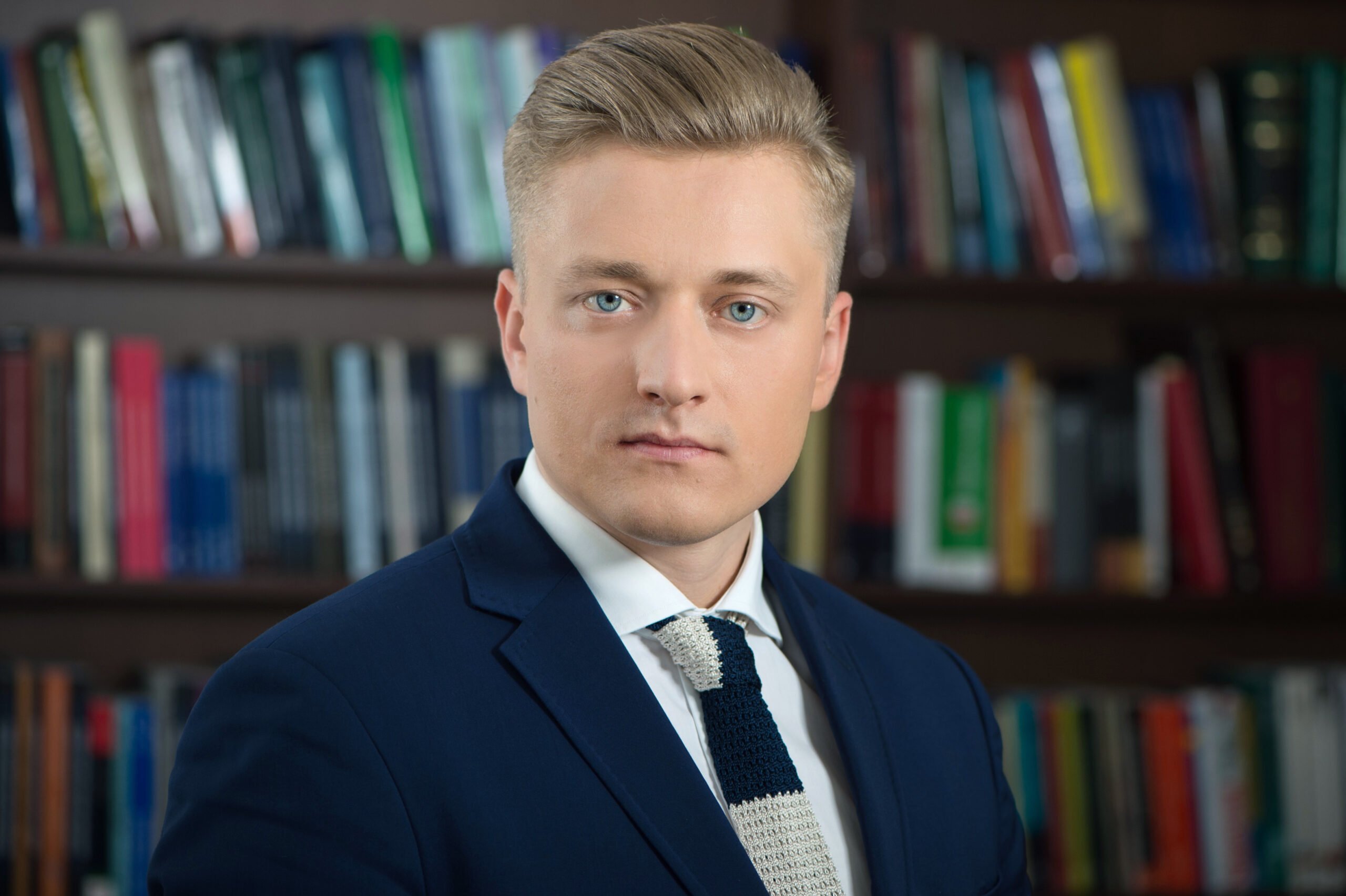 Bartosz | Sweter polo męski z kontrastowymi detalami – otwarty kołnierz
